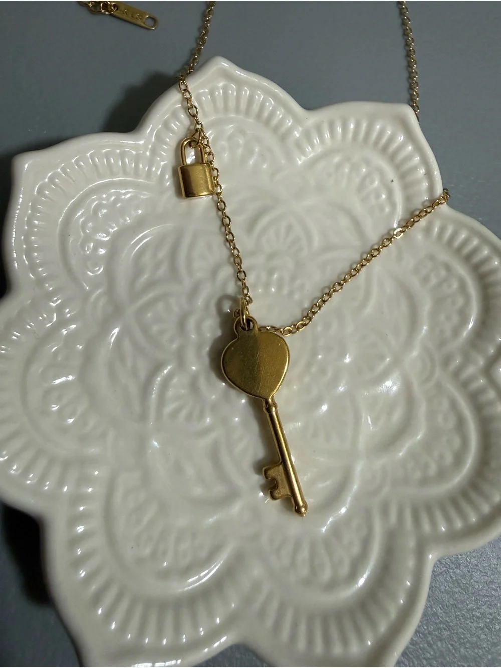18K Plated Gold a black heart-shaped key With small lock charm pendant necklace